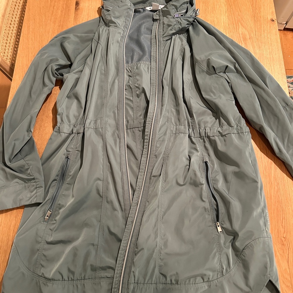 Athleta Women’s Olive Raincoat
